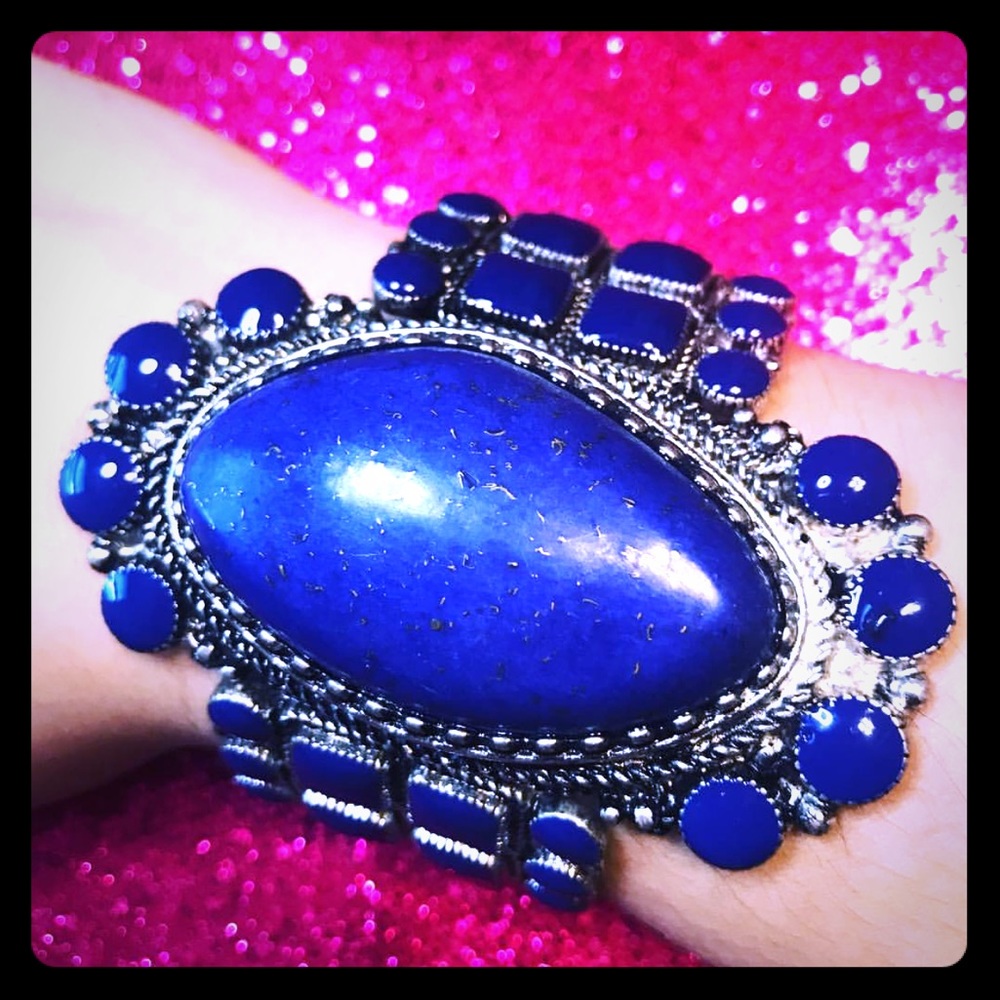 Faux blue onyx stone stretch bracelet